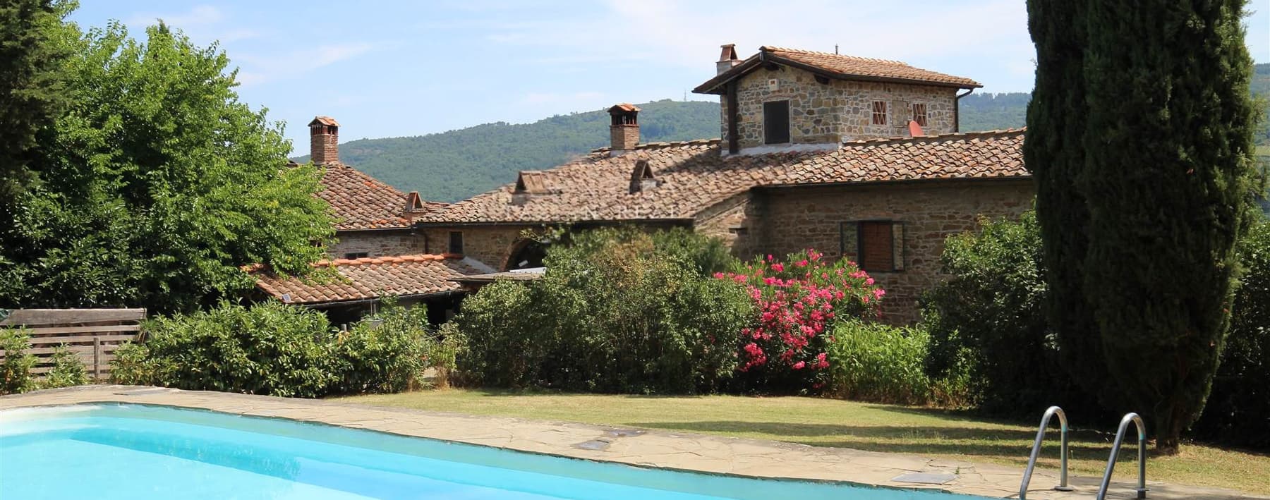 Casale con vista panoramica nel cuore del Chianti