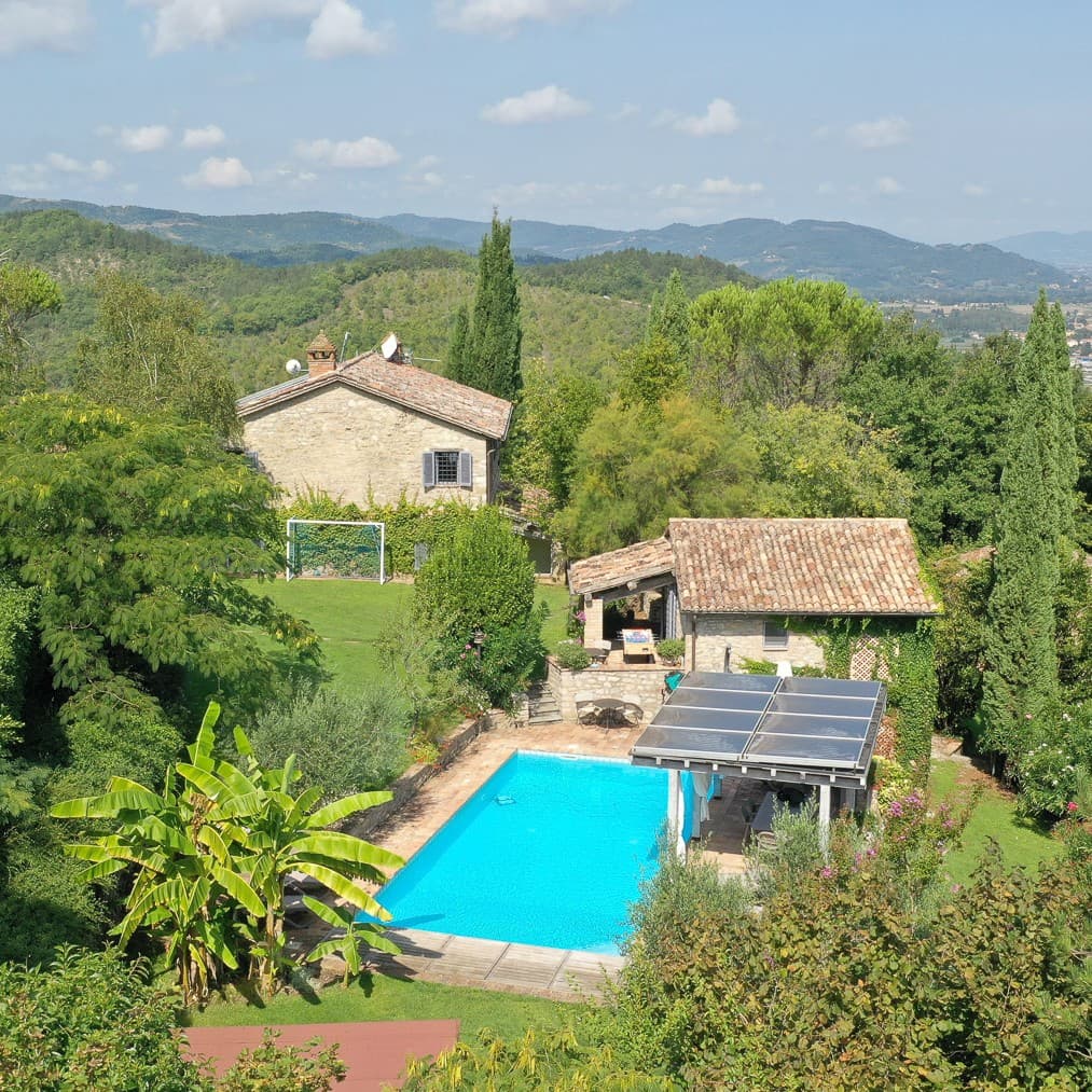 Casale di Lusso in Umbria, 438 mq con Piscina Riscaldata