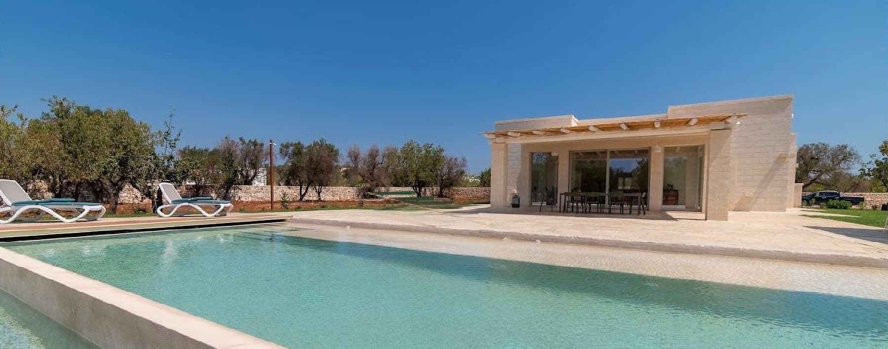 Villa Opèra nella suggestiva campagna di Ostuni, Puglia