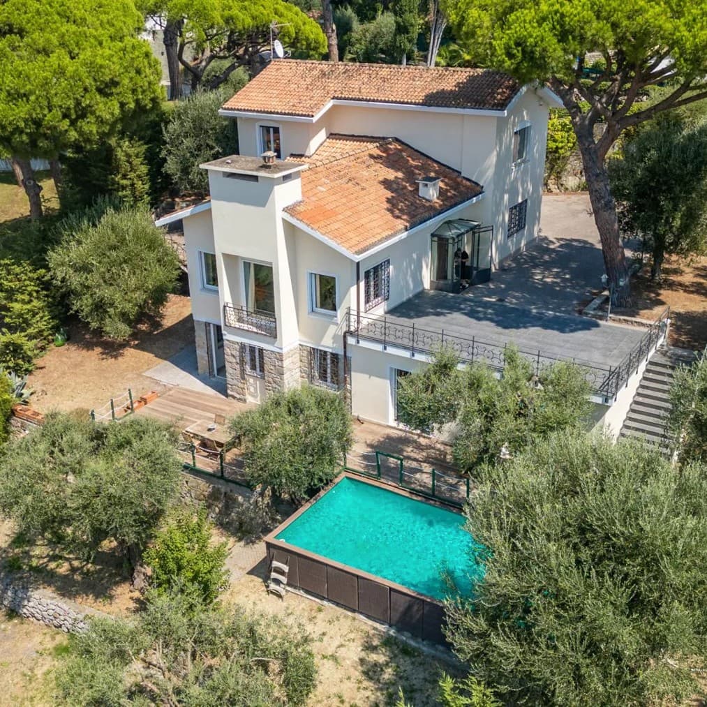 Elegant Villa in Bordighera, Liguria's Coastal Charm