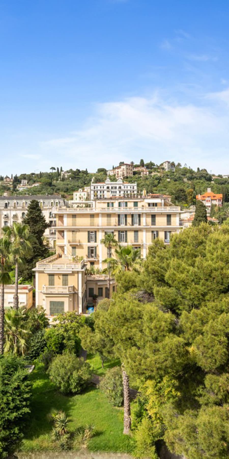 Appartamento elegante con vista a Bordighera, 87 mq