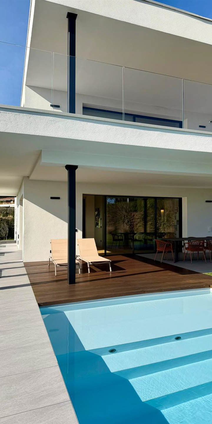 Villa moderna con piscina a Bovezzo, vicino al Lago di Garda