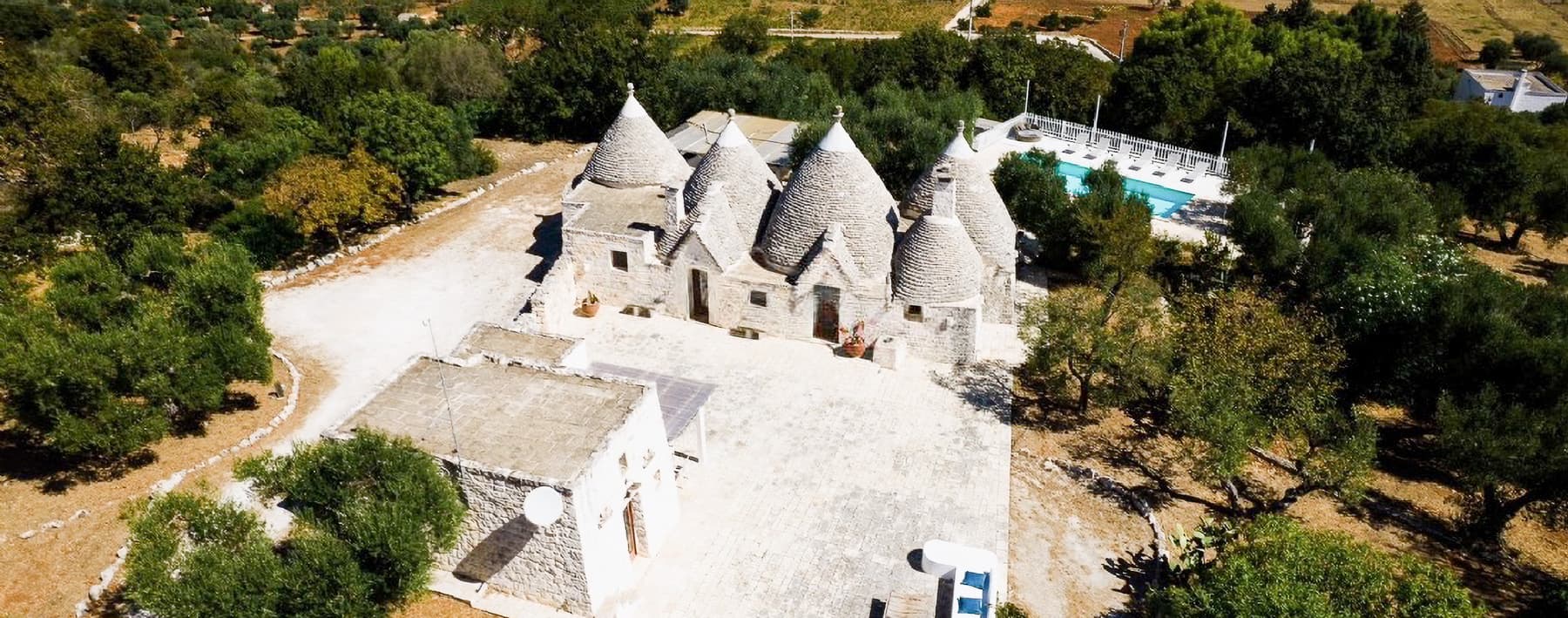 Trullo con piscina nella Valle d'Itria, Cisternino