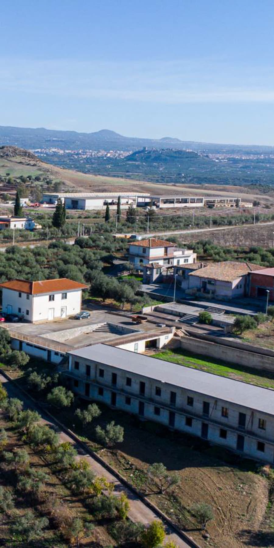 Azienda Agricola a Paternò con Terreno di 4.900 mq