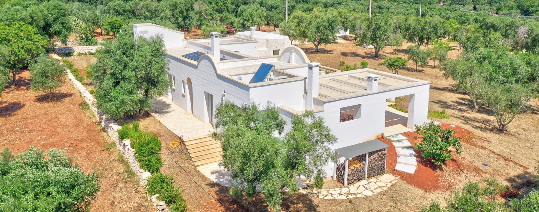 Villa con Trullo e Piscina nelle Campagne di Carovigno