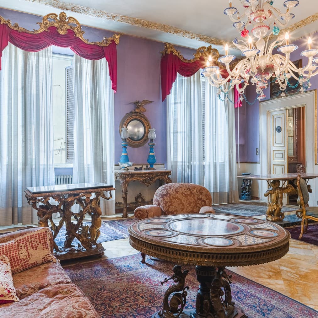 Charming Villa in Lucca, Tuscany's Scenic Beauty