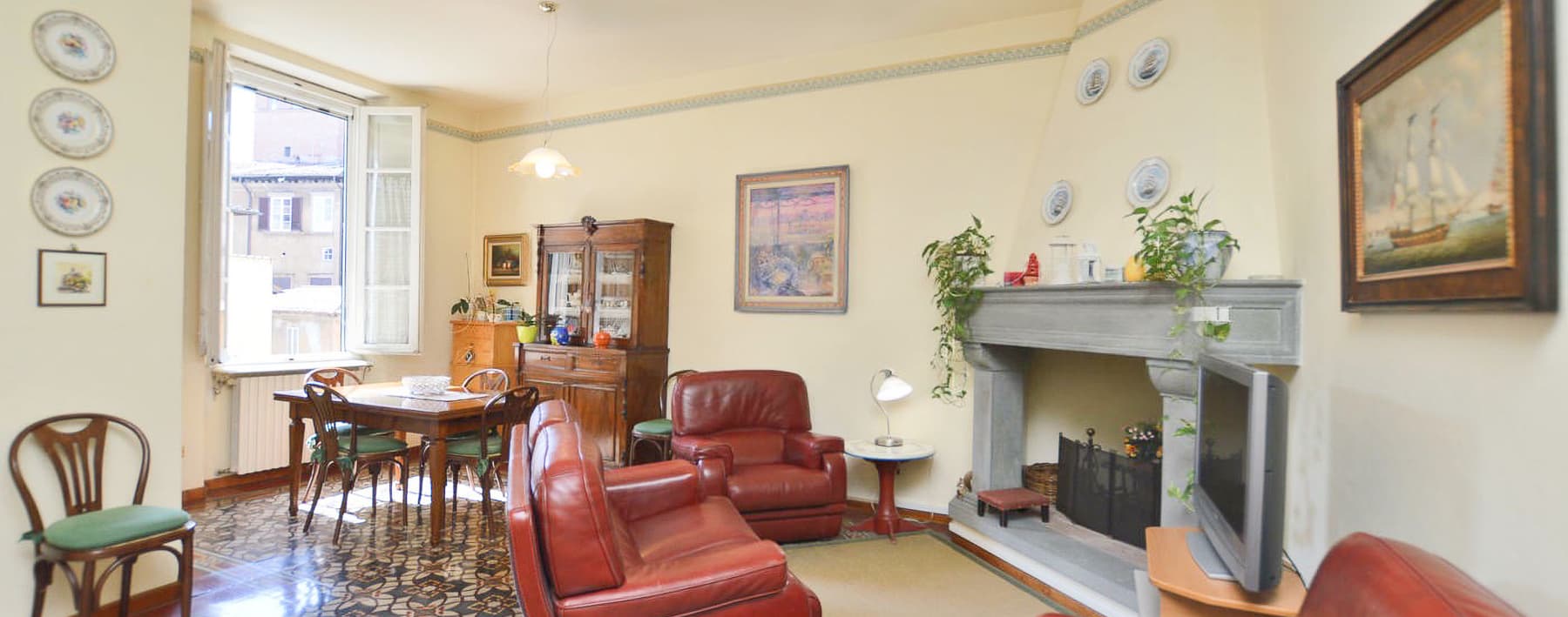 Historic Apartment in Lucca, Tuscany Charm