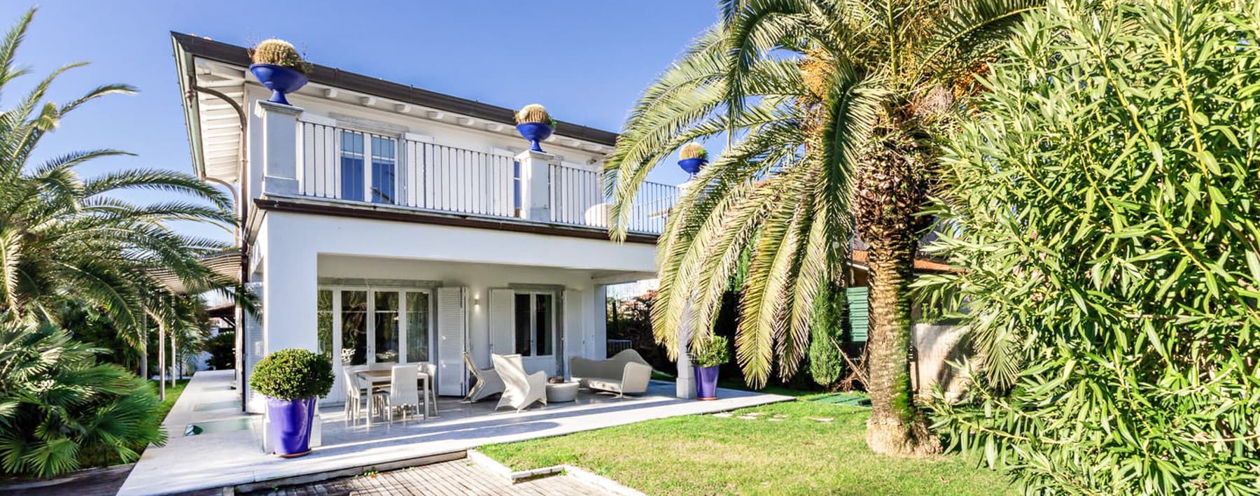 Elegant Villa with Pool in Forte dei Marmi, Tuscany