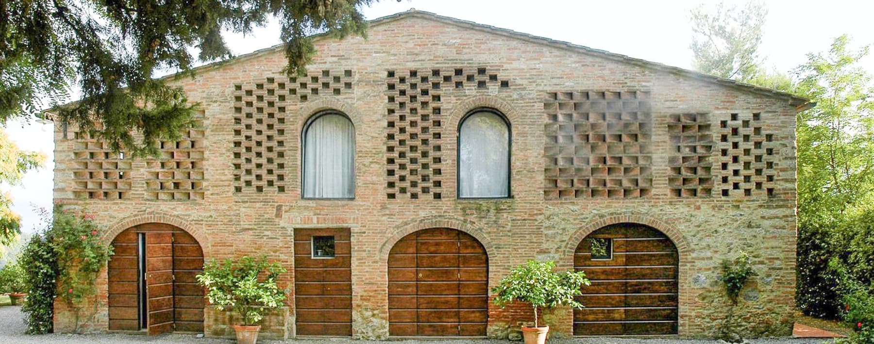 Charming Estate with Olive Grove in Palaia, Tuscany