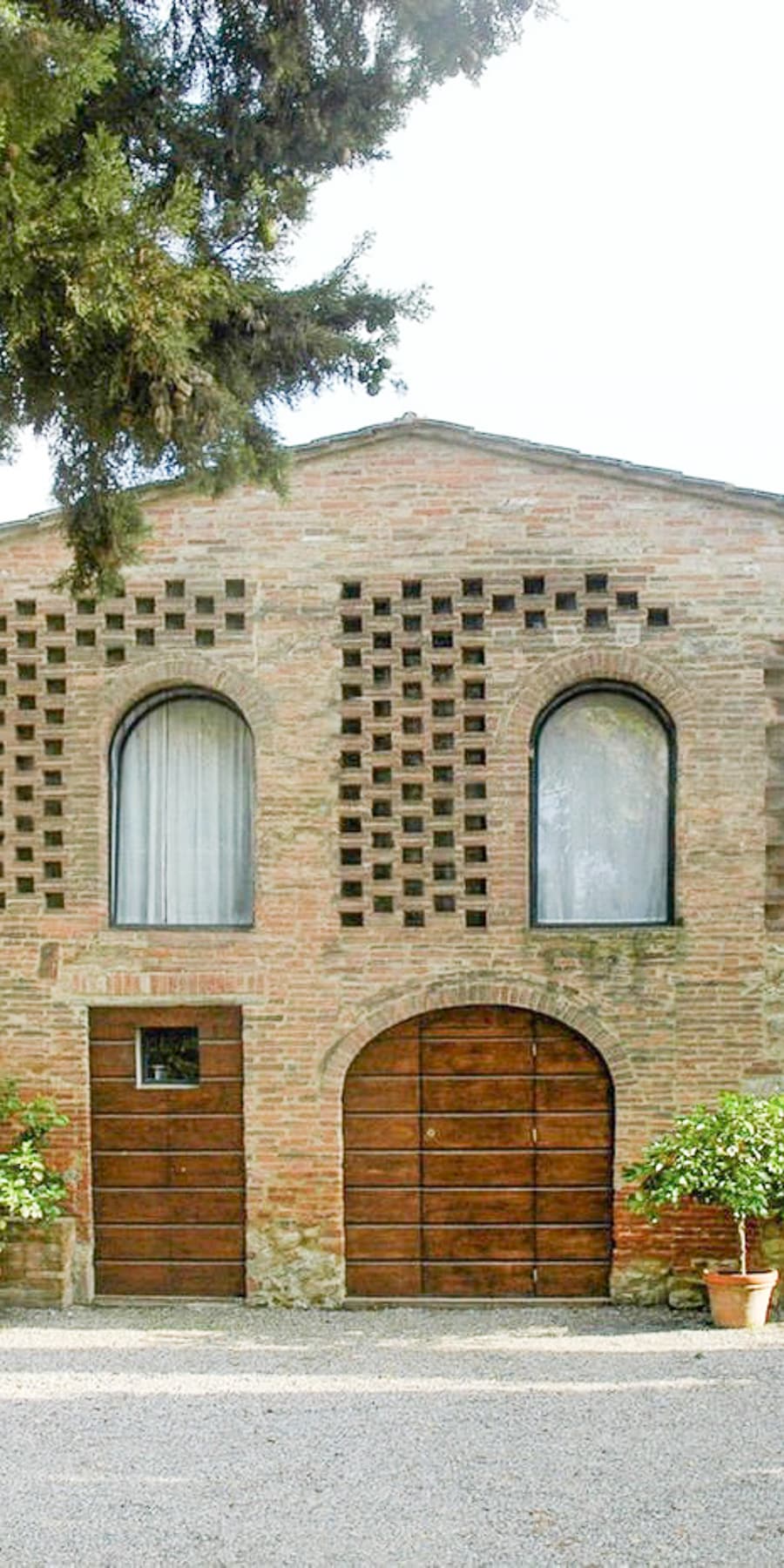 Charming Estate with Olive Grove in Palaia, Tuscany