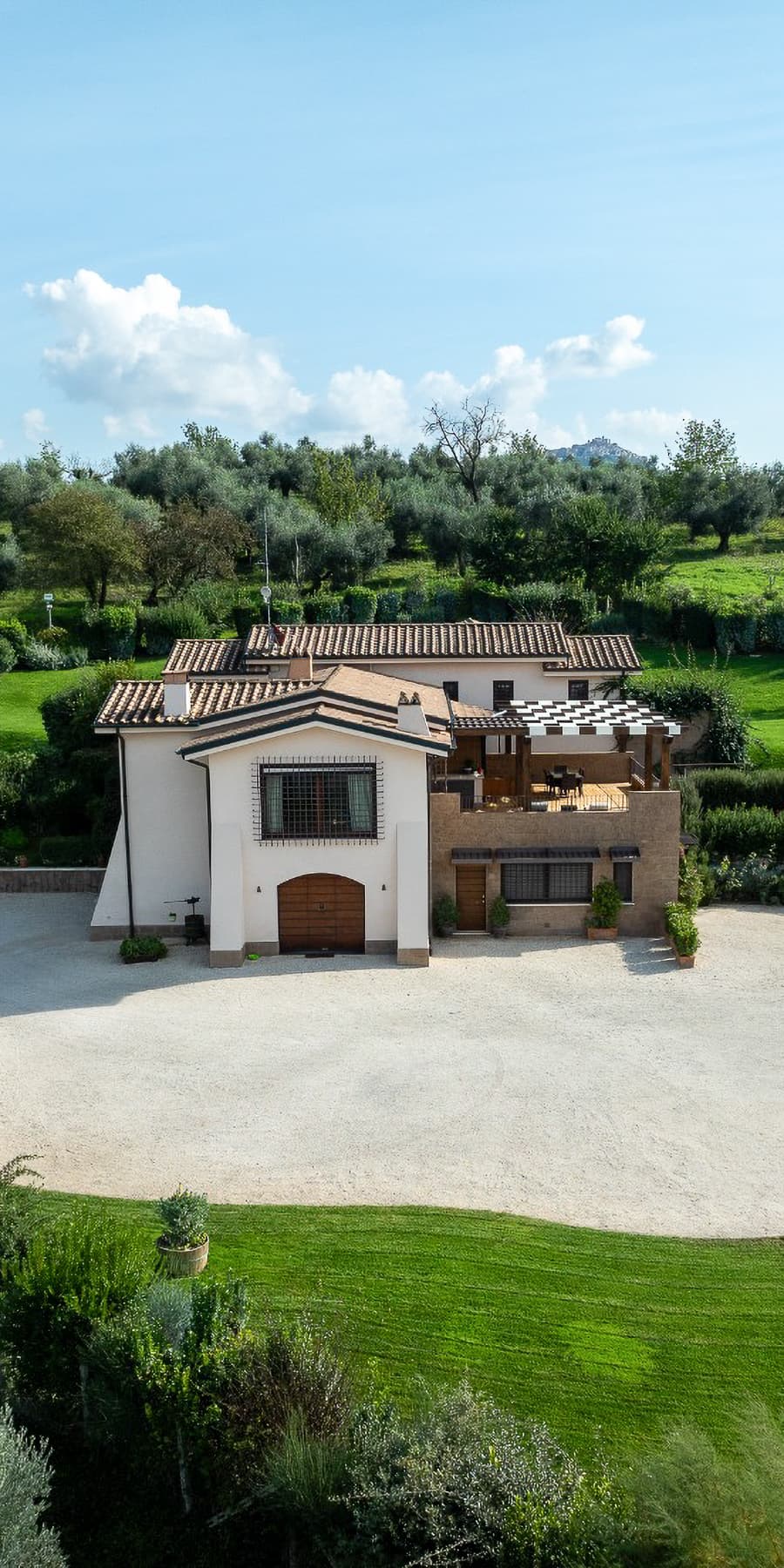 Charming Villa in Mentana, Lazio Region