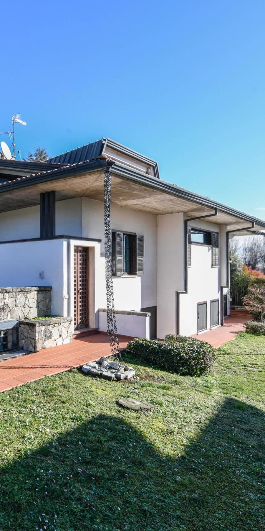 Villa esclusiva nel cuore di Rovato, 655 mq di eleganza