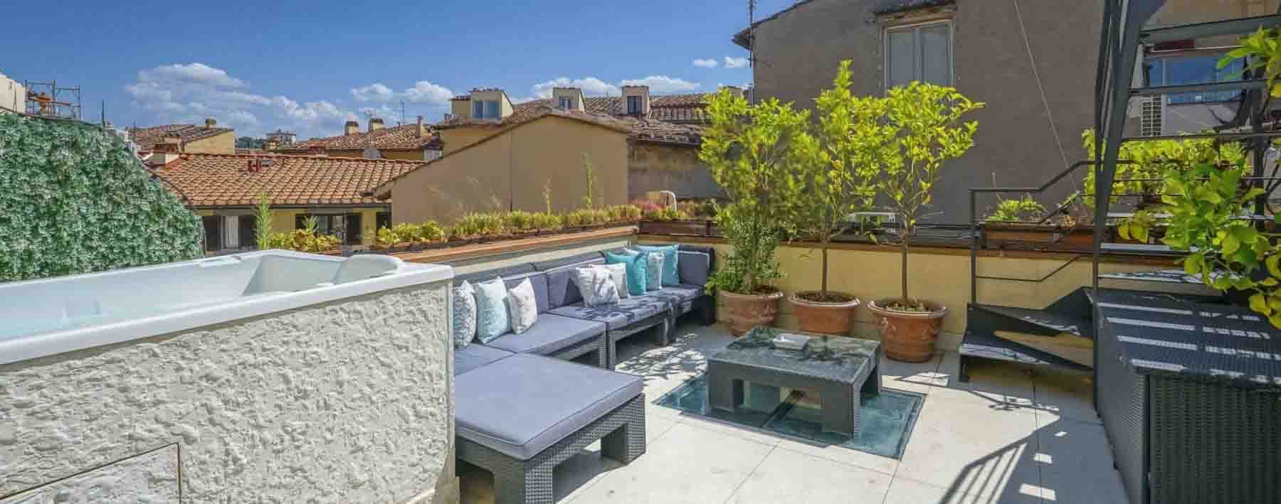 Attico di lusso con terrazze panoramiche a Firenze