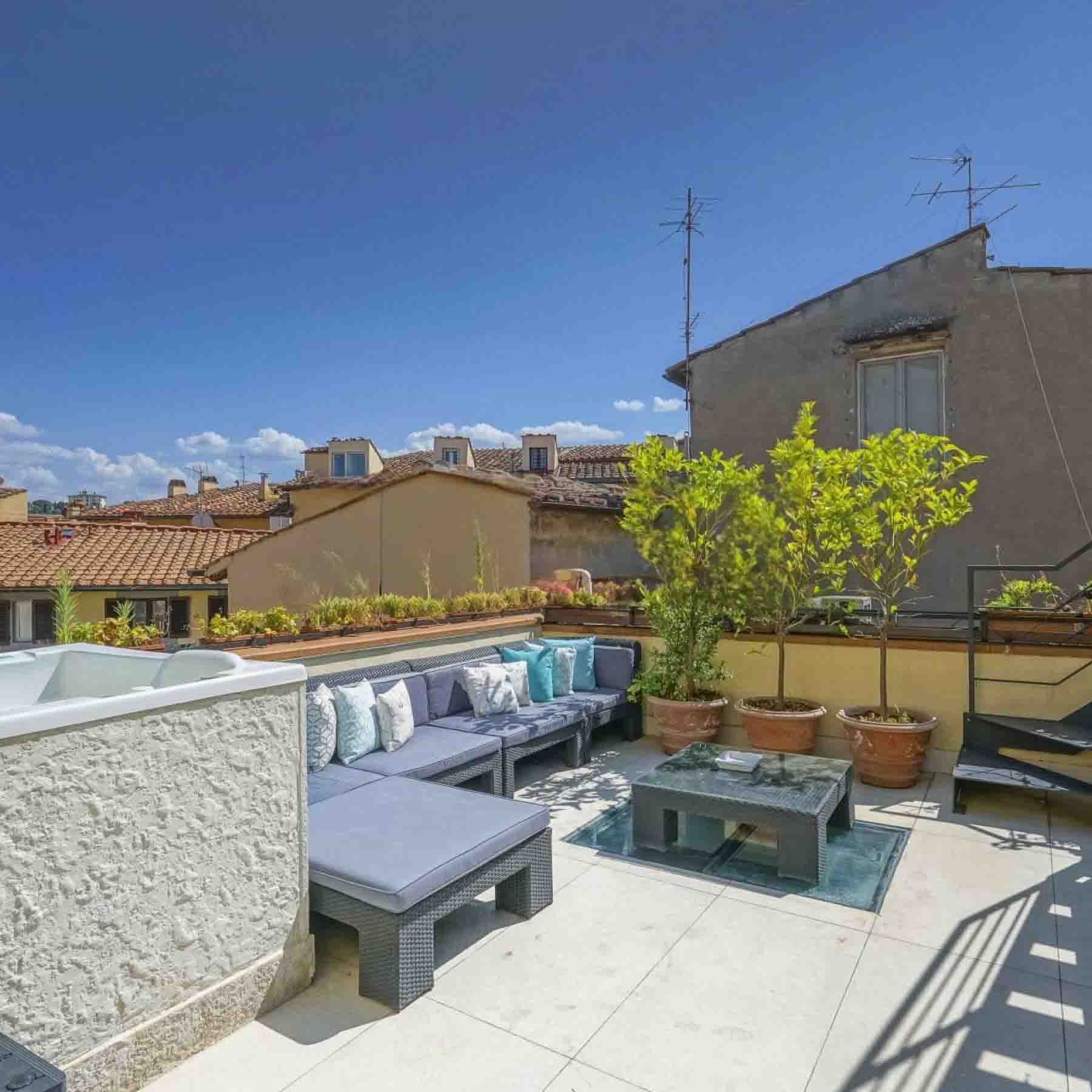 Attico di lusso con terrazze panoramiche a Firenze