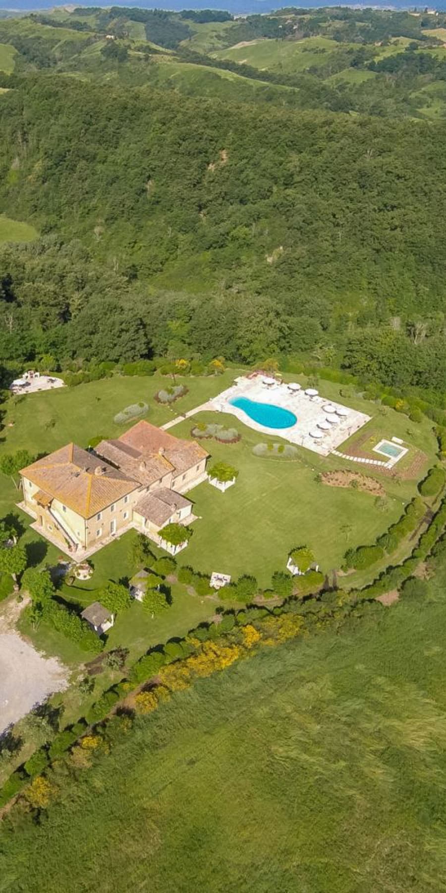 Casale esclusivo ad Asciano, cuore delle Crete Senesi