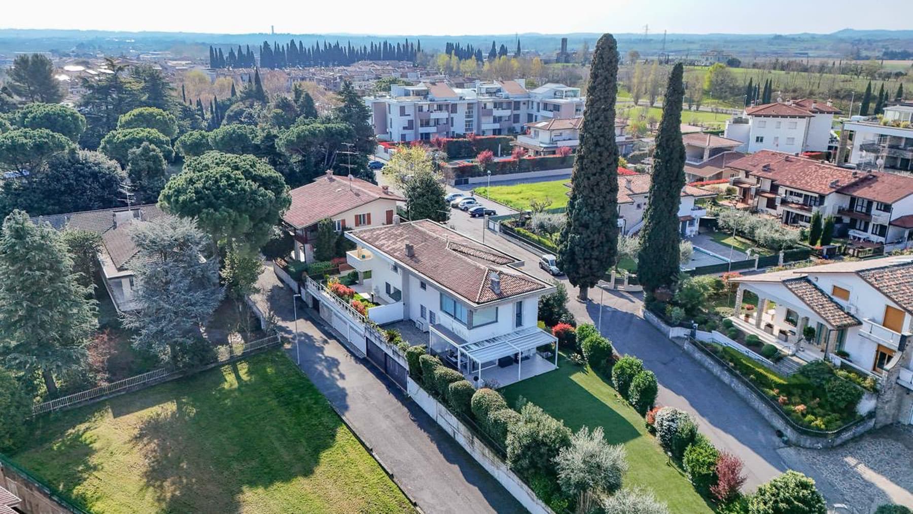 Elegant Villa in Desenzano, Lake Garda
