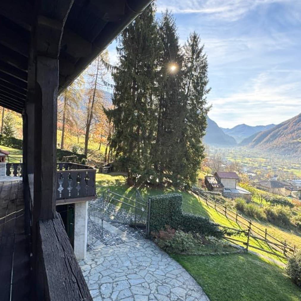 Charming Villa in Primaluna, Lombardy