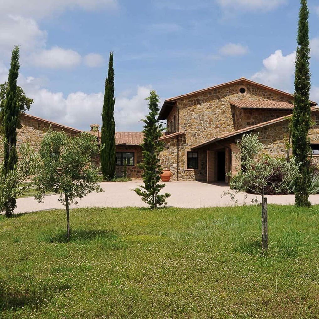 Villa esclusiva in pietra nella campagna di Follonica