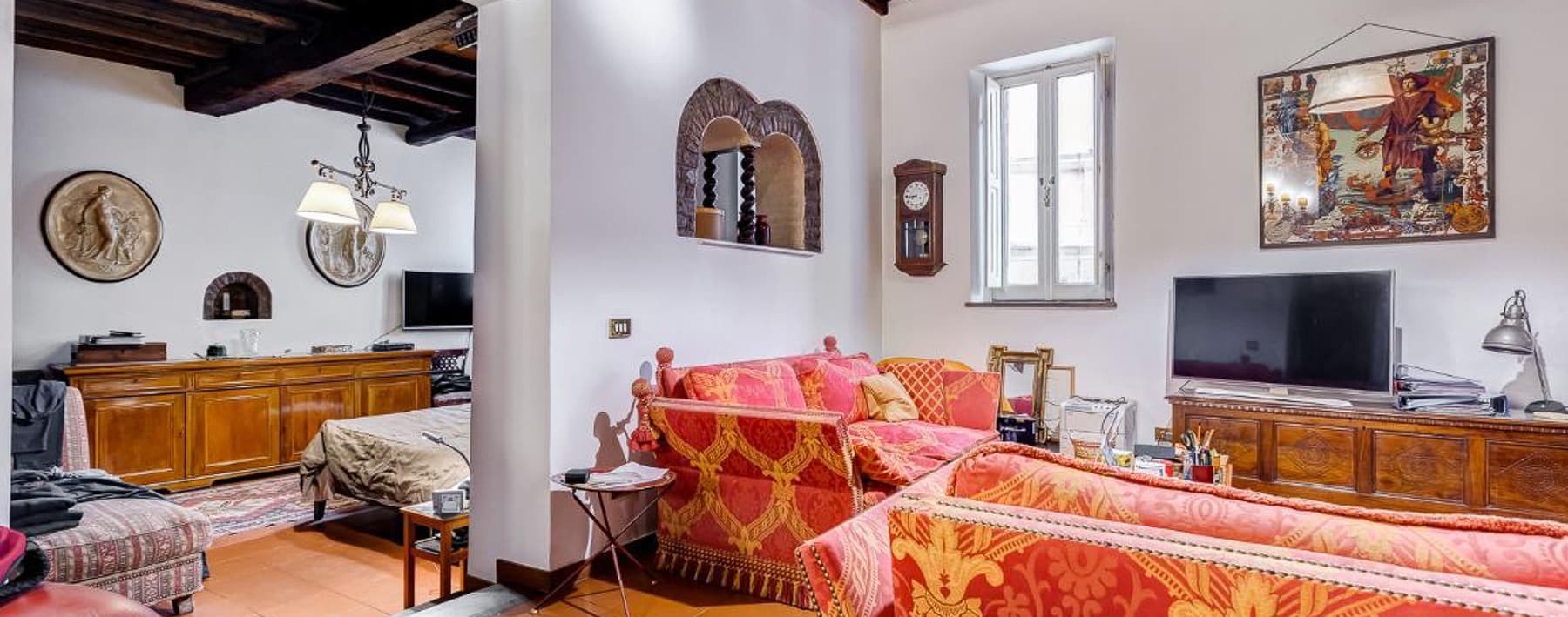 Appartamento nel cuore di Trastevere, Roma: 213 mq di charme