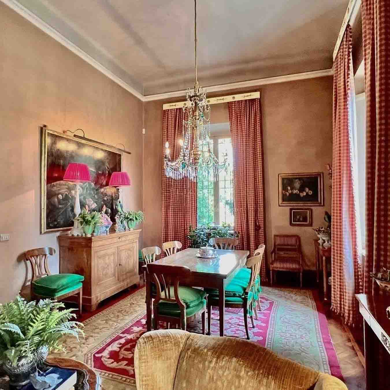 Elegant Villa Near Lucca's Historic Walls, Tuscany