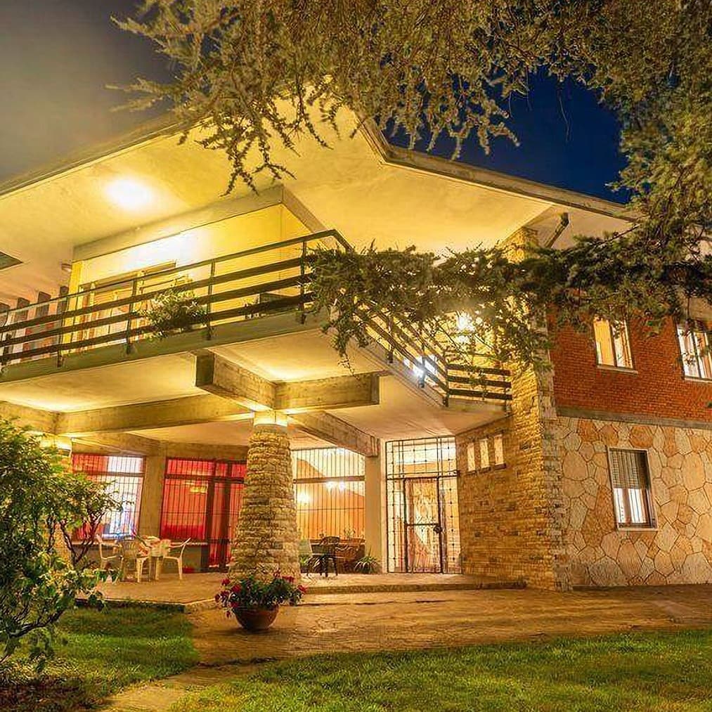 Villa indipendente con parco e piscina a Grezzana