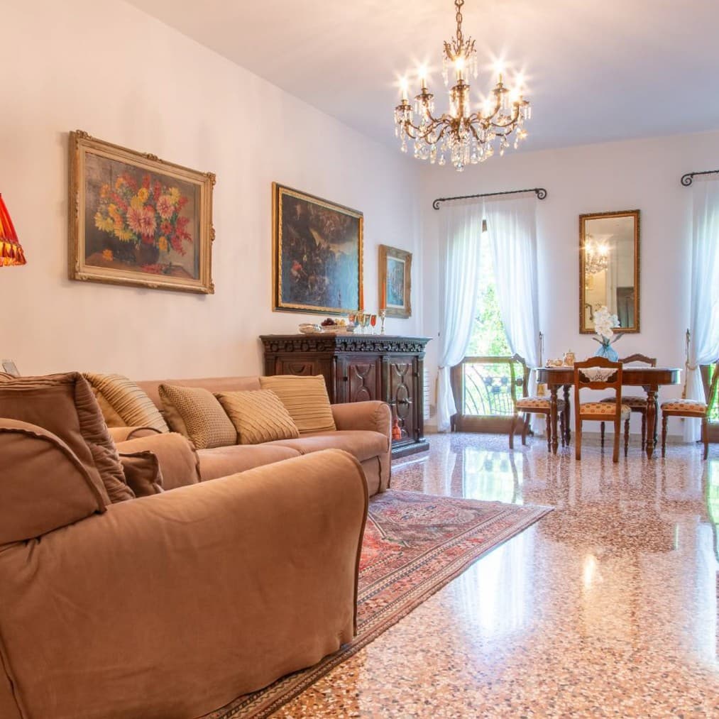 Appartamento storico di 200 mq nel cuore di Verona