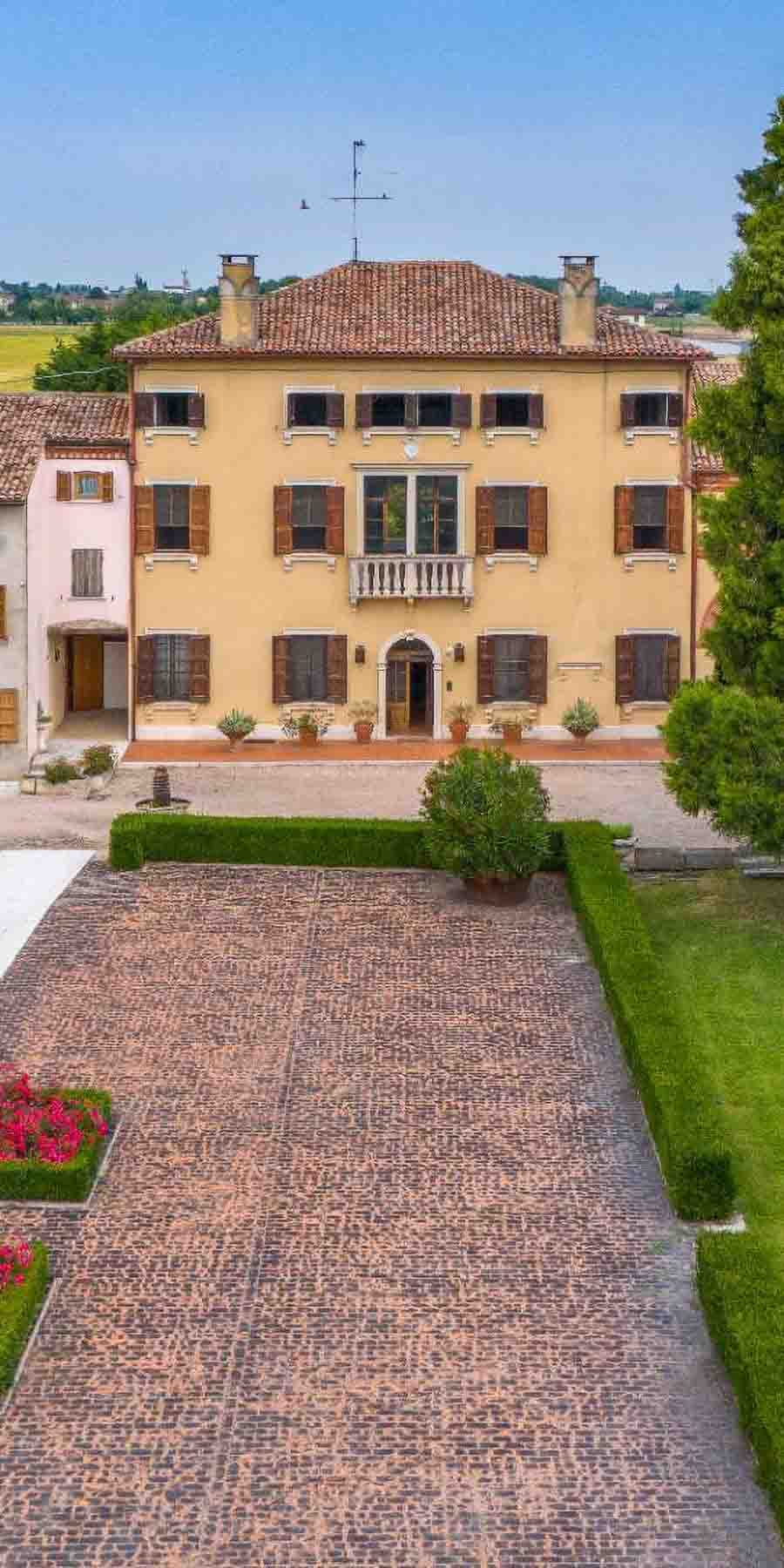 Charming Villa in Sorgà, Veneto