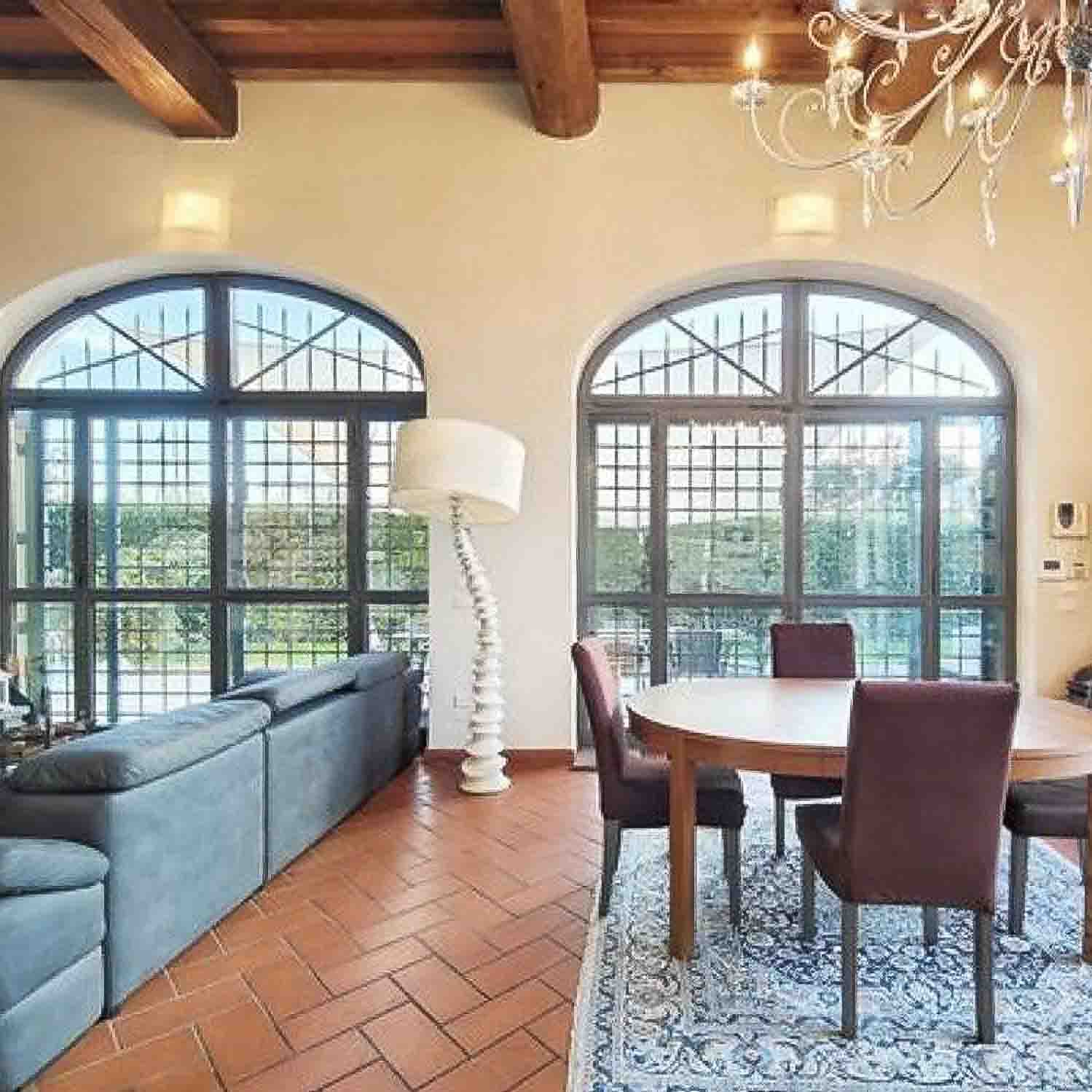 Villa storica con piscina a Campi Bisenzio, Toscana