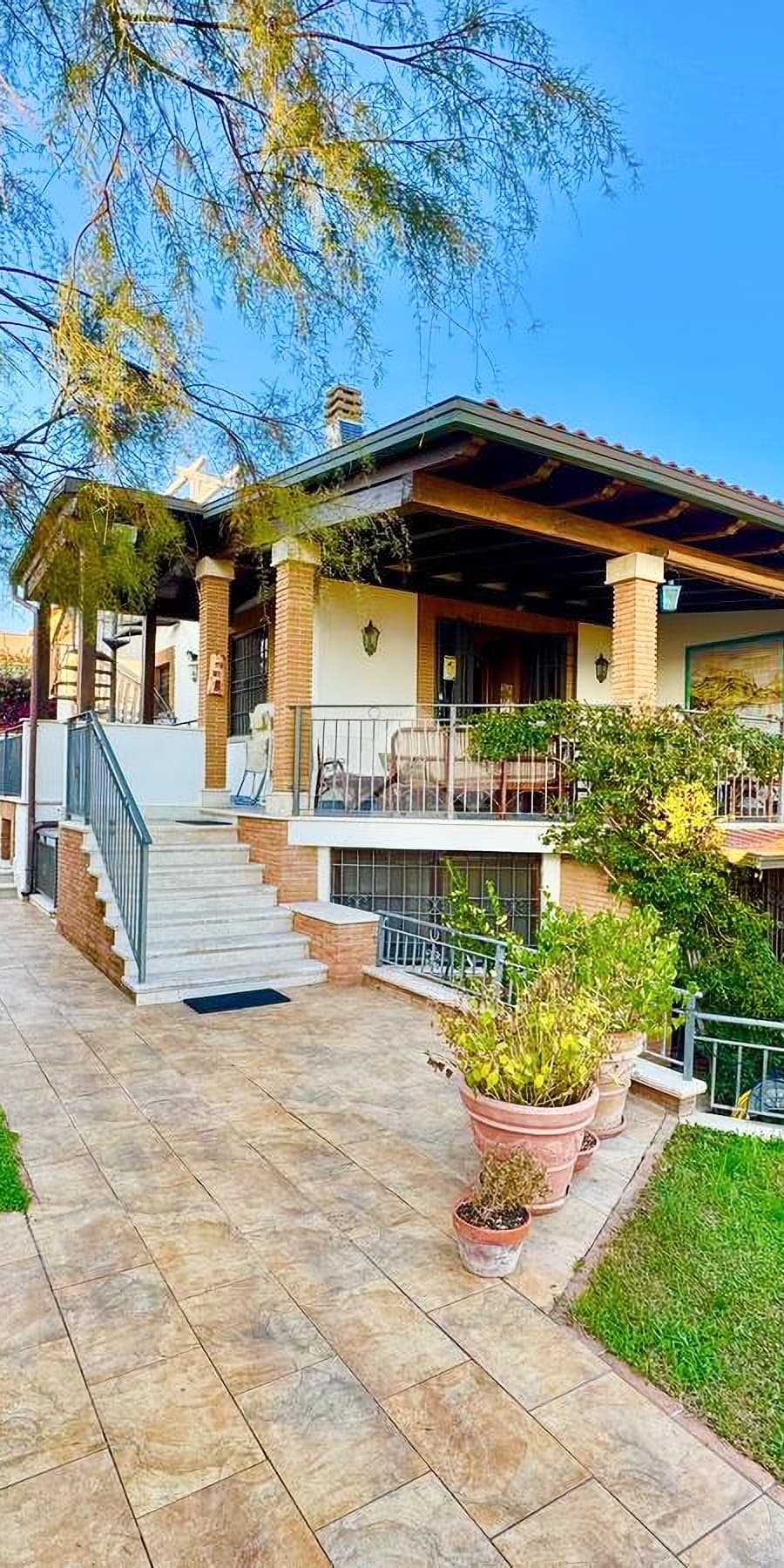 Villetta a schiera a Terracina con vista Tirreno