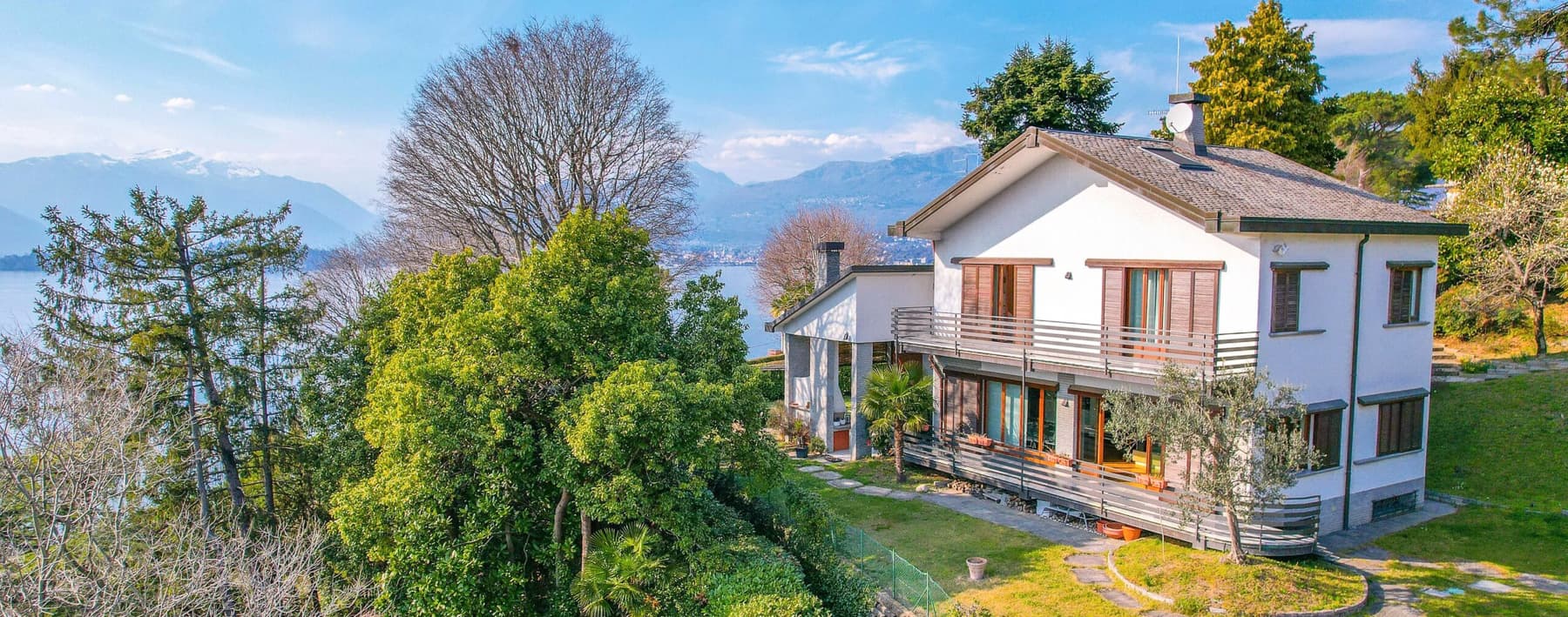 Villa indipendente a Laveno-Mombello, vista Lago Maggiore