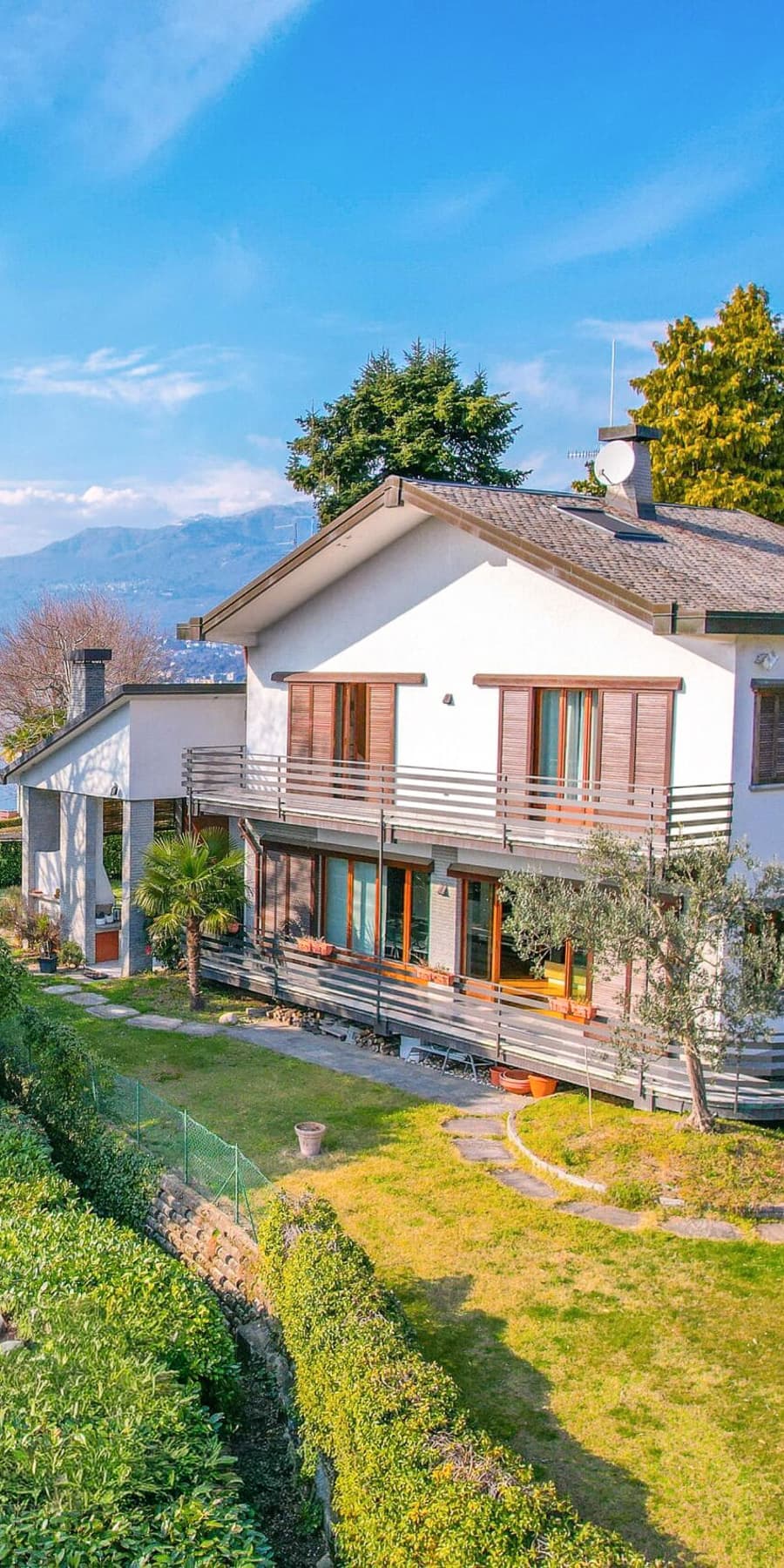 Villa indipendente a Laveno-Mombello, vista Lago Maggiore