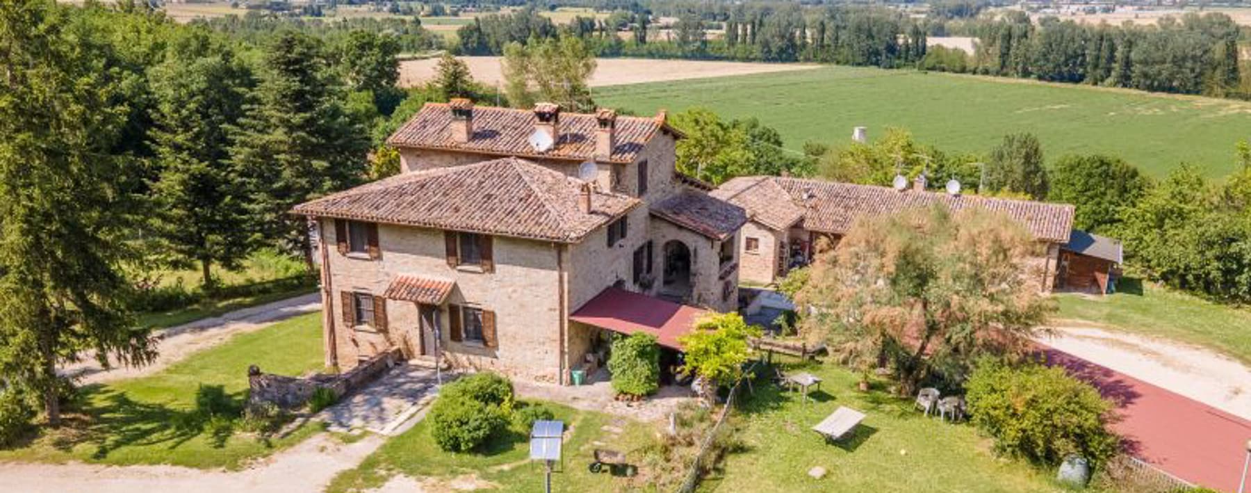 Casale in Umbria, 570 mq di charme a Città di Castello