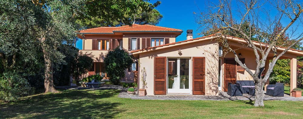 Villa elegante tra le colline di Ceppaiano, Toscana