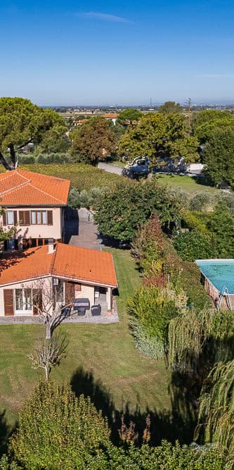 Villa elegante tra le colline di Ceppaiano, Toscana