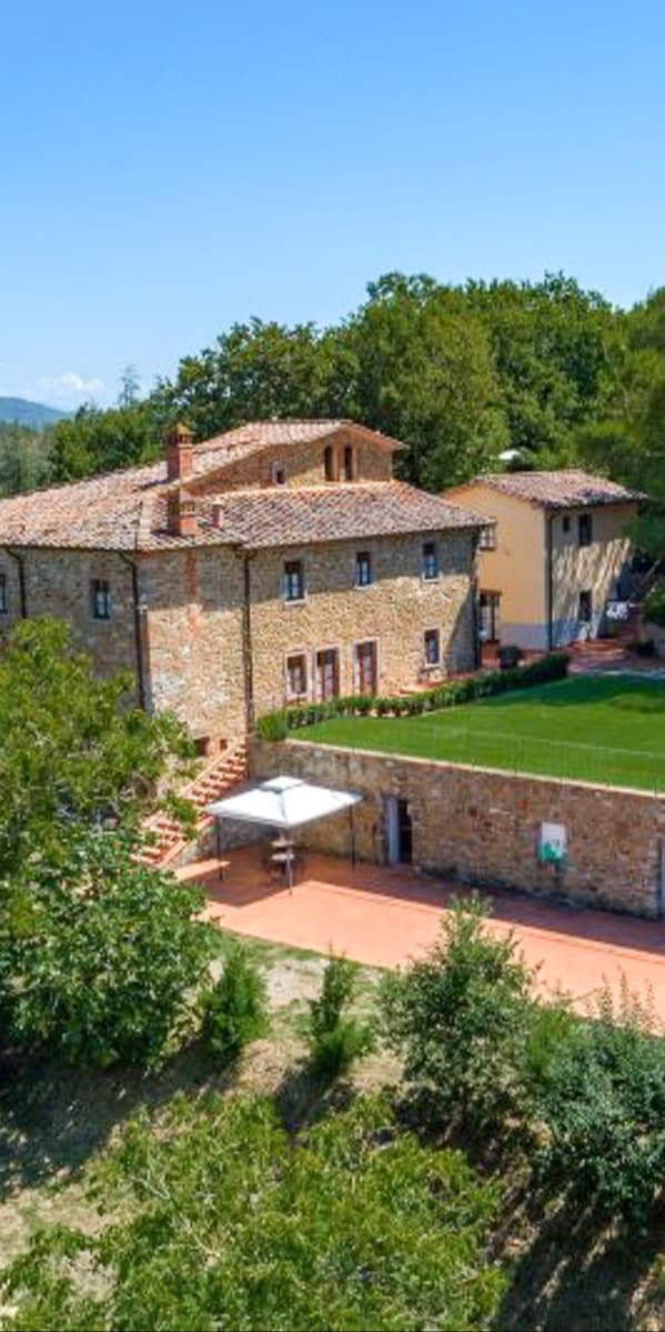 Tenuta-Complesso in Bucine, Tuscany's Rolling Hills