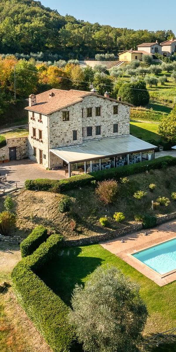 Casale ristrutturato tra le colline umbre, San Venanzo