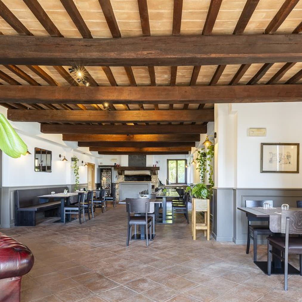 Casale ristrutturato tra le colline umbre, San Venanzo