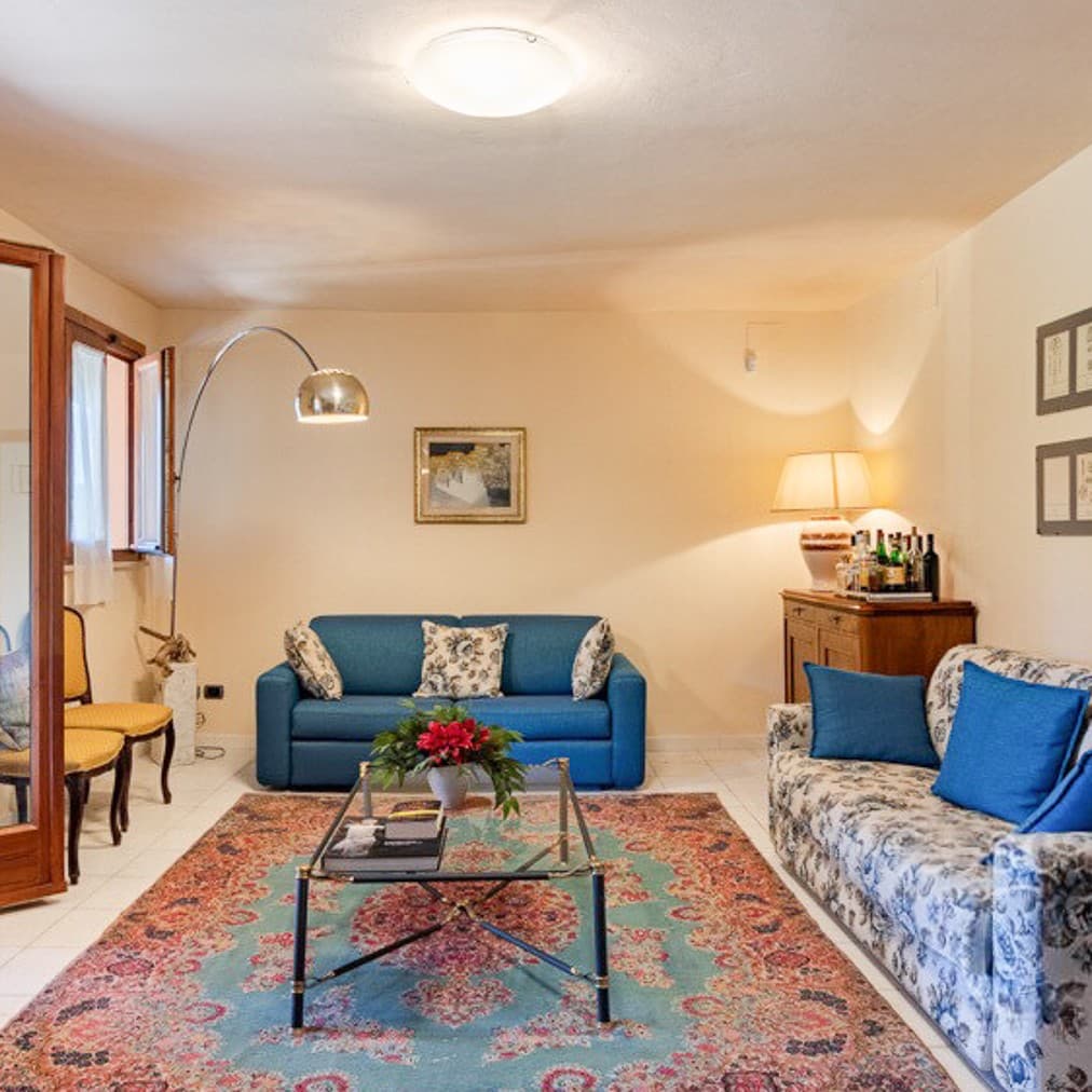 Villa tra le colline pisane a Ceppaiano, Toscana