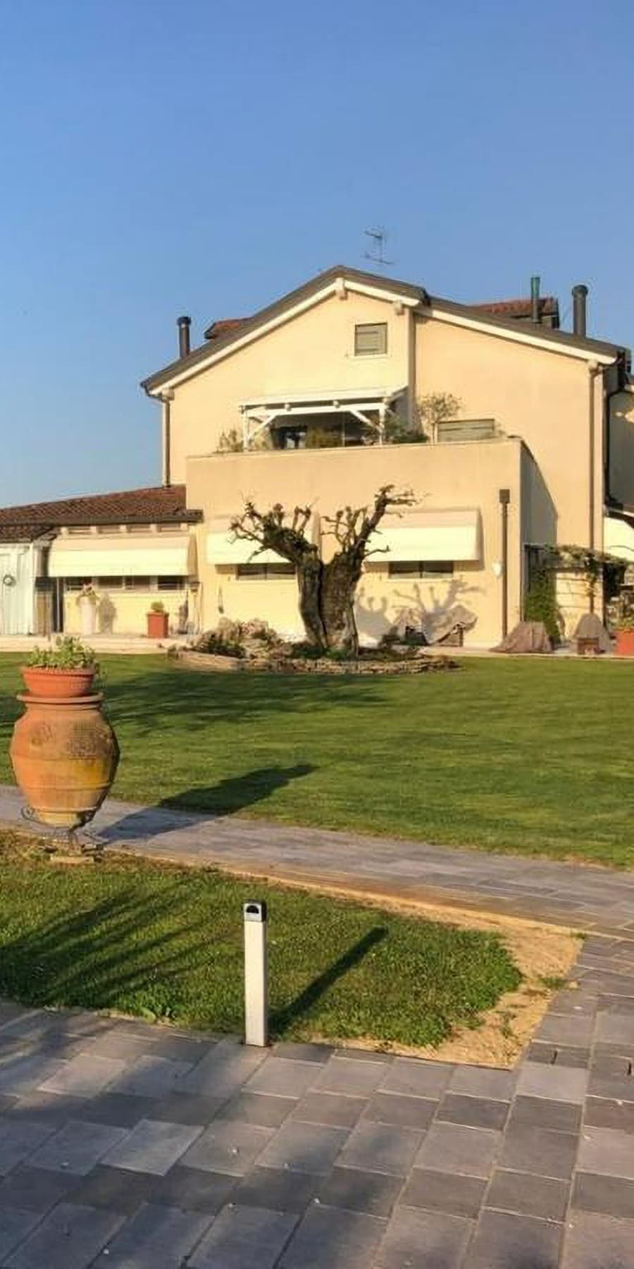 Villa elegante a Chirignago-Zelarino, 200 mq di serenità