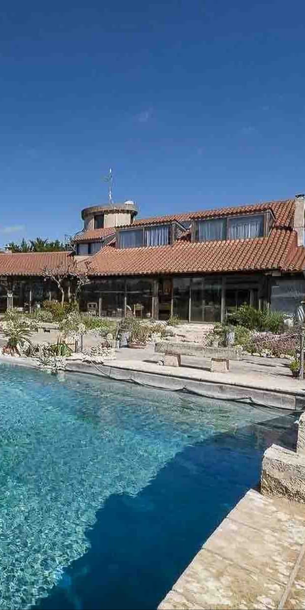 Villa immersa nel verde di Lizzanello, Puglia