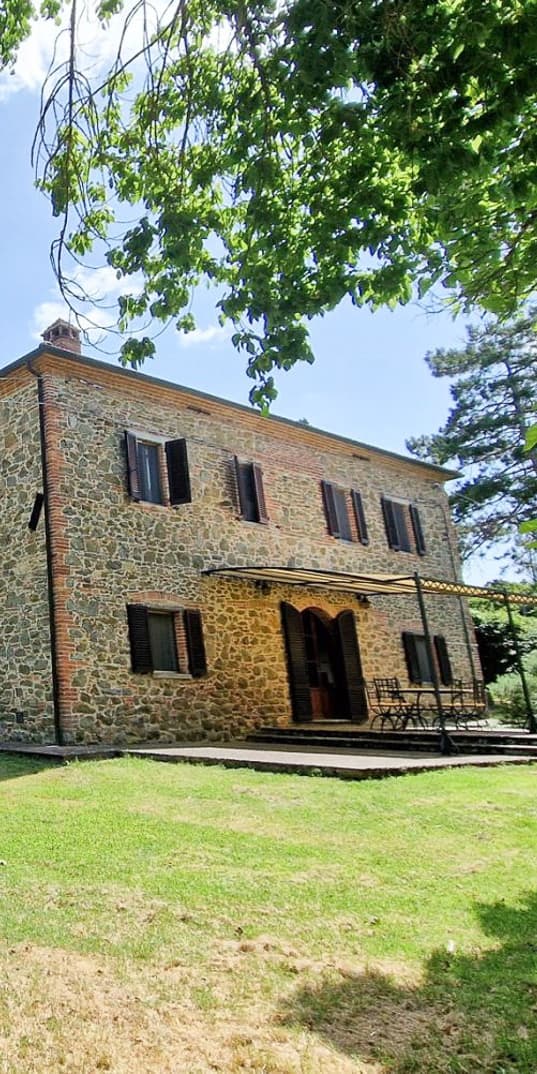 Casale storico 450 mq nelle colline toscane di Lucignano