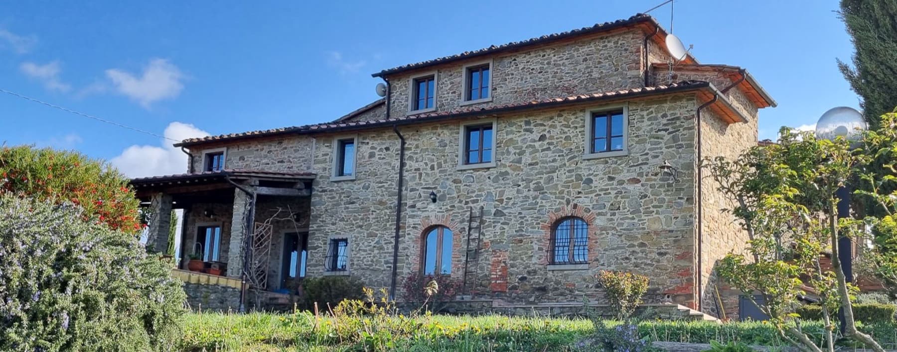 Casale di 350 mq nel verde della campagna di Arezzo
