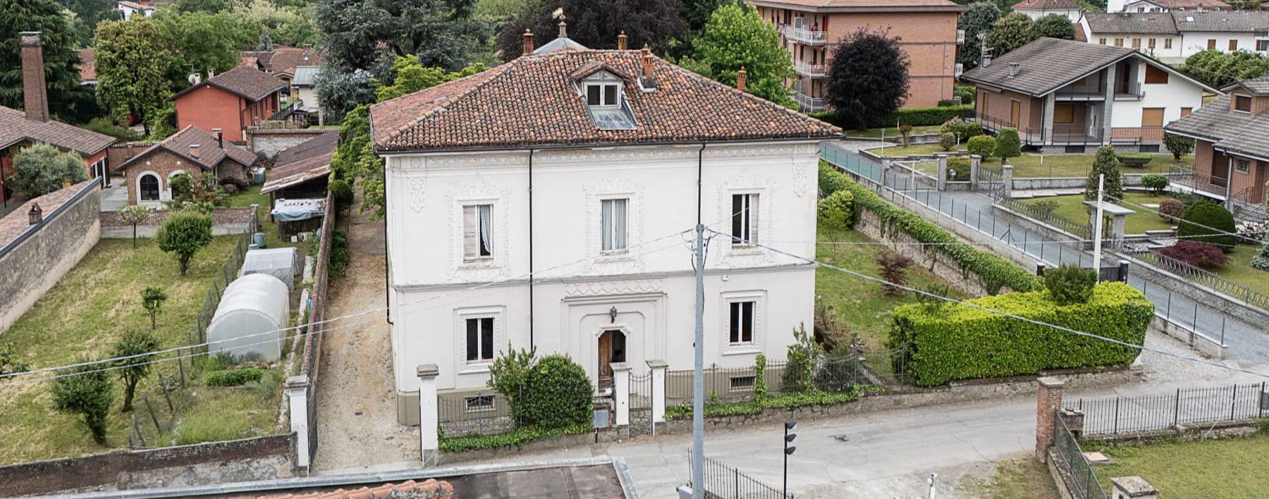 Villa storica con giardino a Cumiana, 487 mq di charme