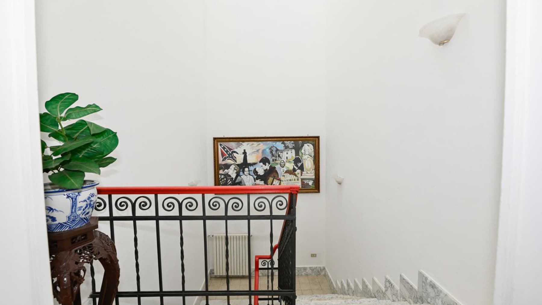 Big Image 32