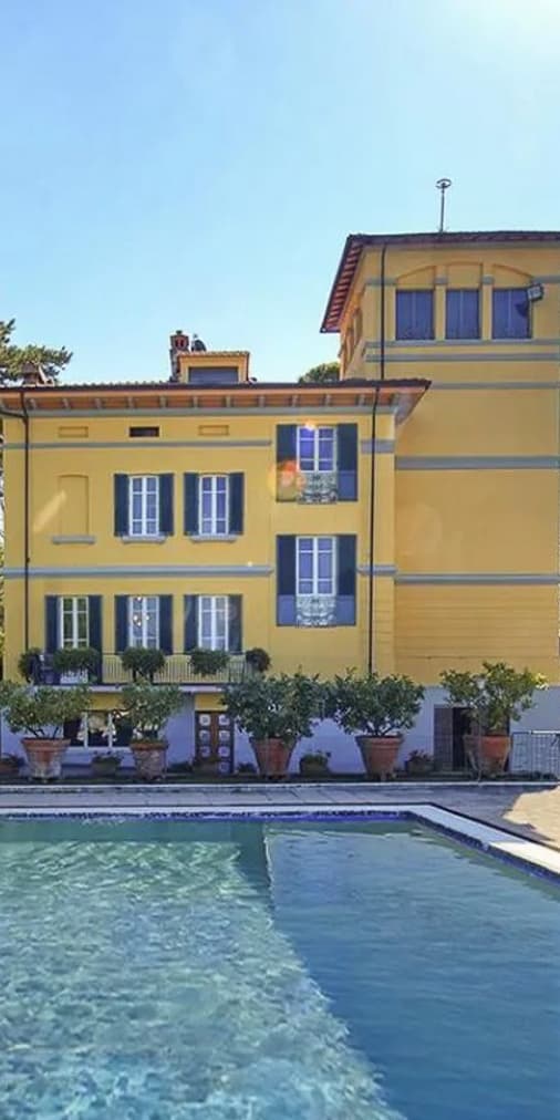 Villa storica con piscina nella campagna di Arezzo