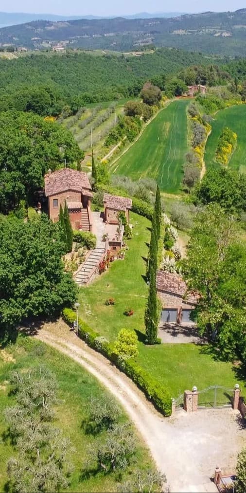 Casale di 238 mq con piscina a Città della Pieve