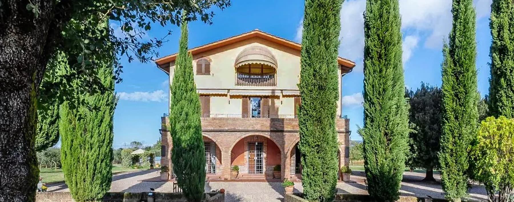 Charming Estate-Complex in Cortona, Tuscany