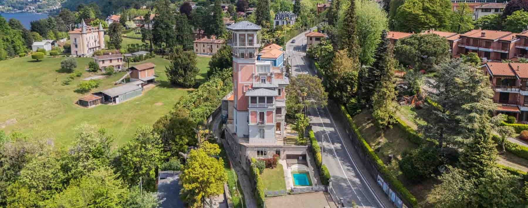 Villa esclusiva a Luino, oasi di lusso sul Lago Maggiore