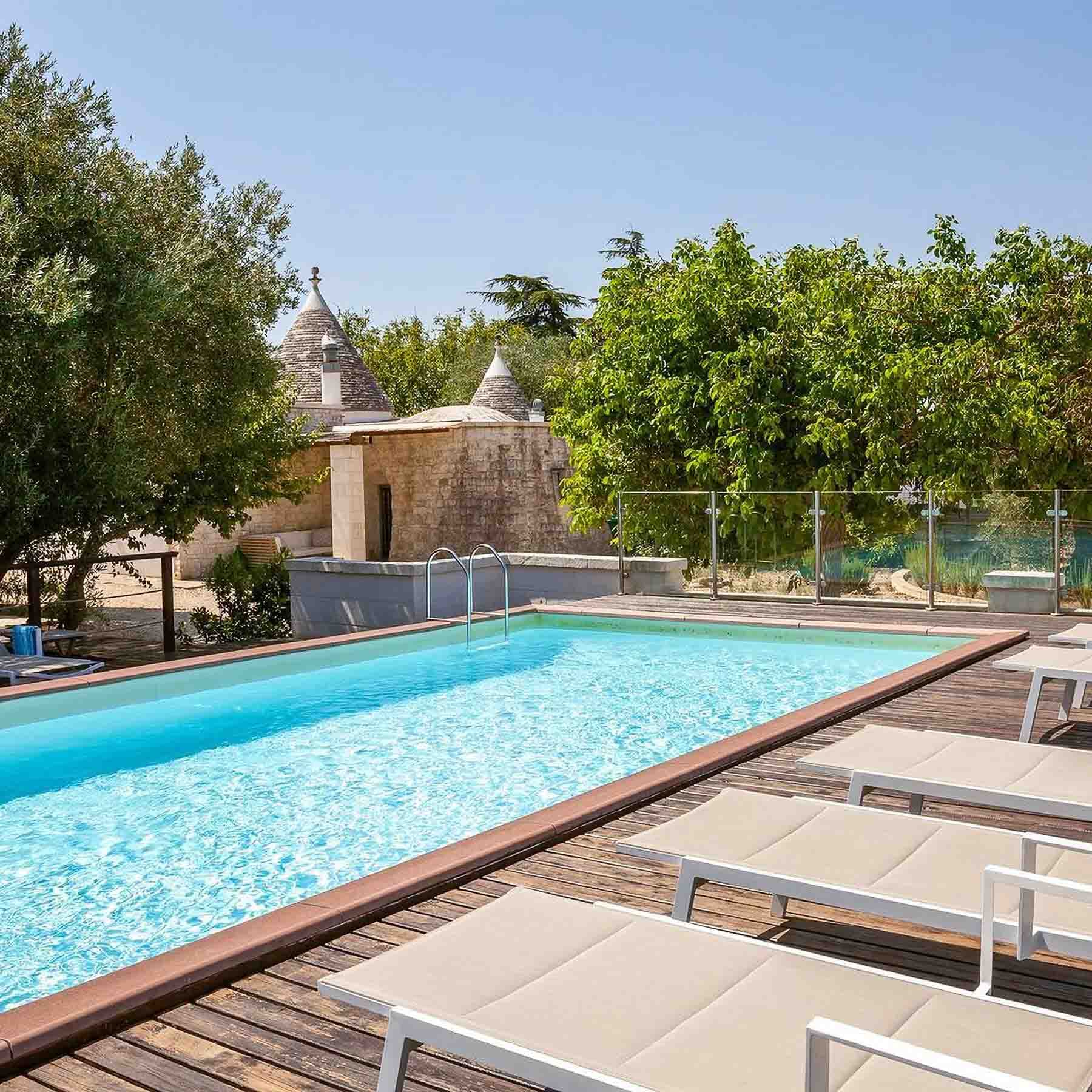 Trullo incantevole a Fasano, Puglia, 300 mq di serenità