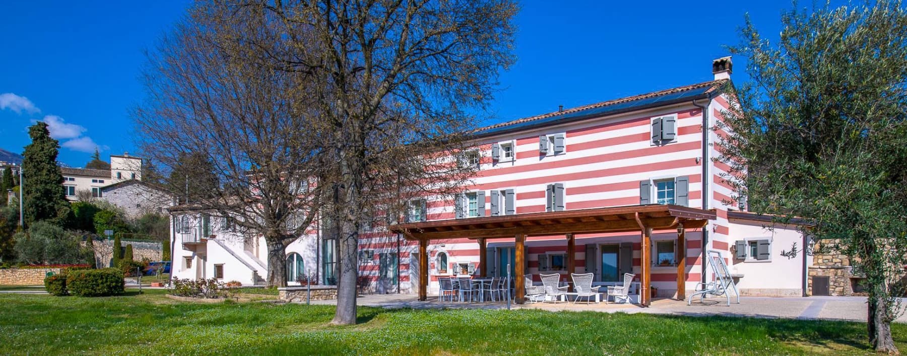 Casale di lusso tra le colline di Caprino Veronese